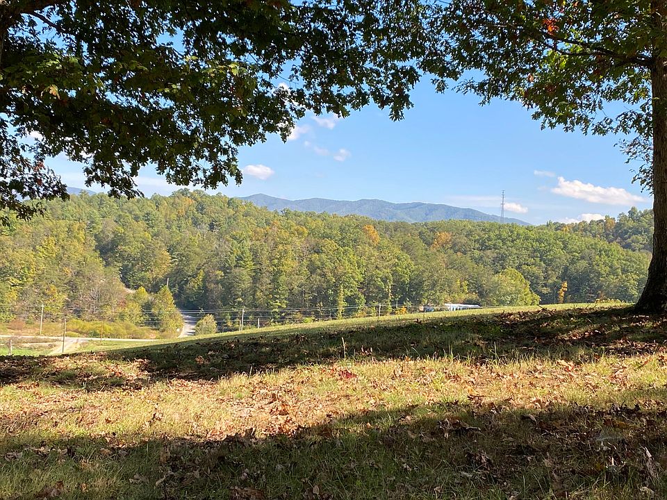 1st image of Fox Hollow Ln