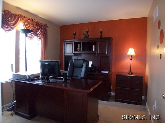 3rd image of 38 Meadowview Dr
