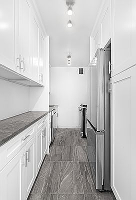 4th image of 343 E 30th St APT 9L