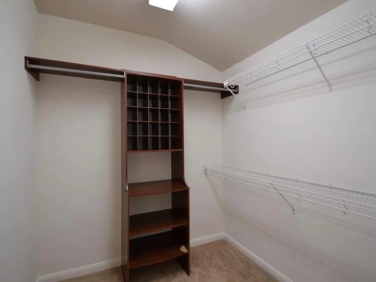 2110 Banfield Ct — Photo 29