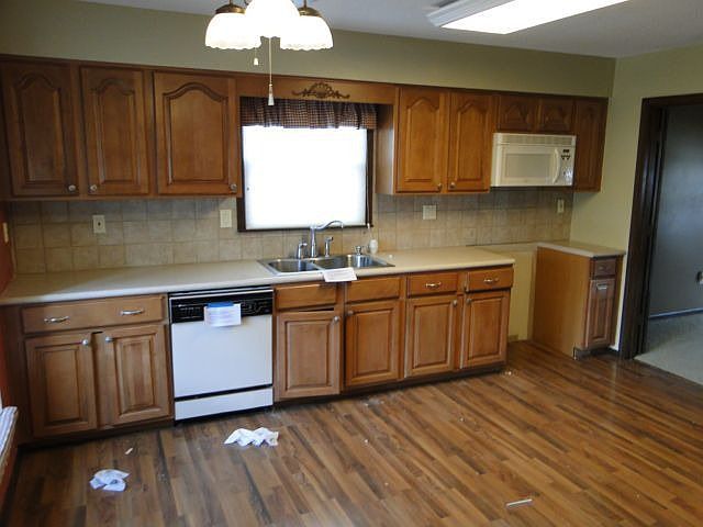 2nd image of 11428 W 106th St