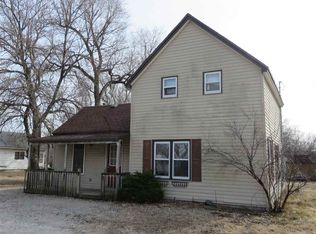 427 Hall St, Council Grove, KS 66846