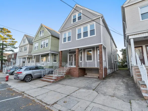 170 West 10th Street image 2 of 19