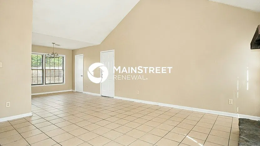 3308 Burgess Dr — Photo 2