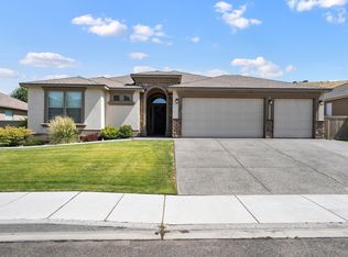 1020 Chinook Dr, Richland, WA 99352