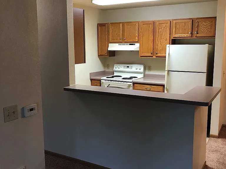 318-320 Dewitt Ave #318 — Photo 6