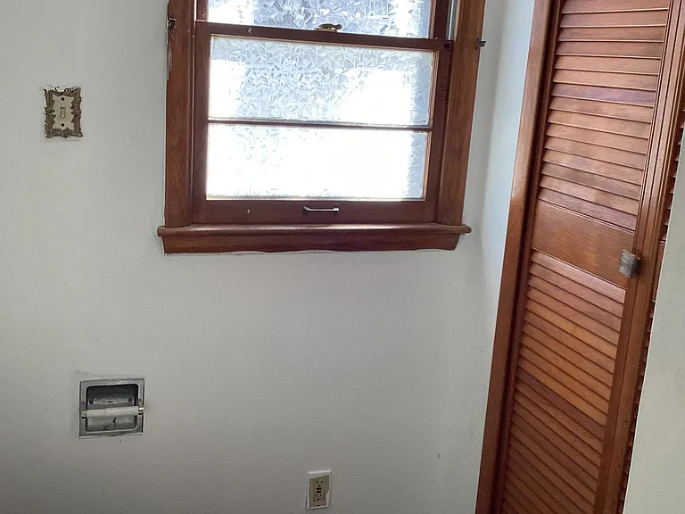 108 Rosewood Dr — Photo 16