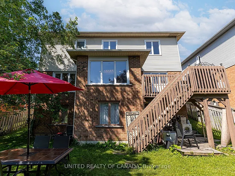 615 Sandford St — Photo 35