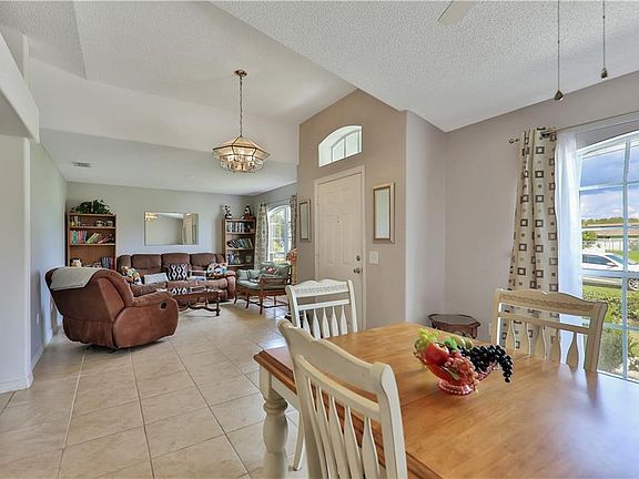 4th image of 726 Platypus Ct
