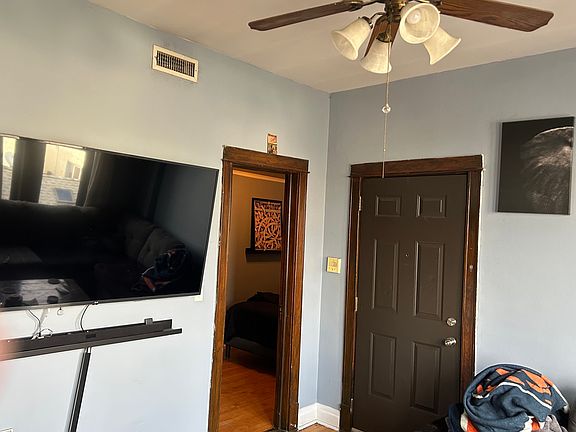3rd image of 1503 N Paulina St #3R