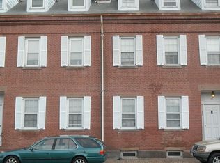 12 Grover St, Holyoke, MA 01040