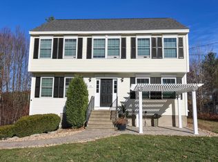 121 Badger Hill Dr, Milford, NH 03055