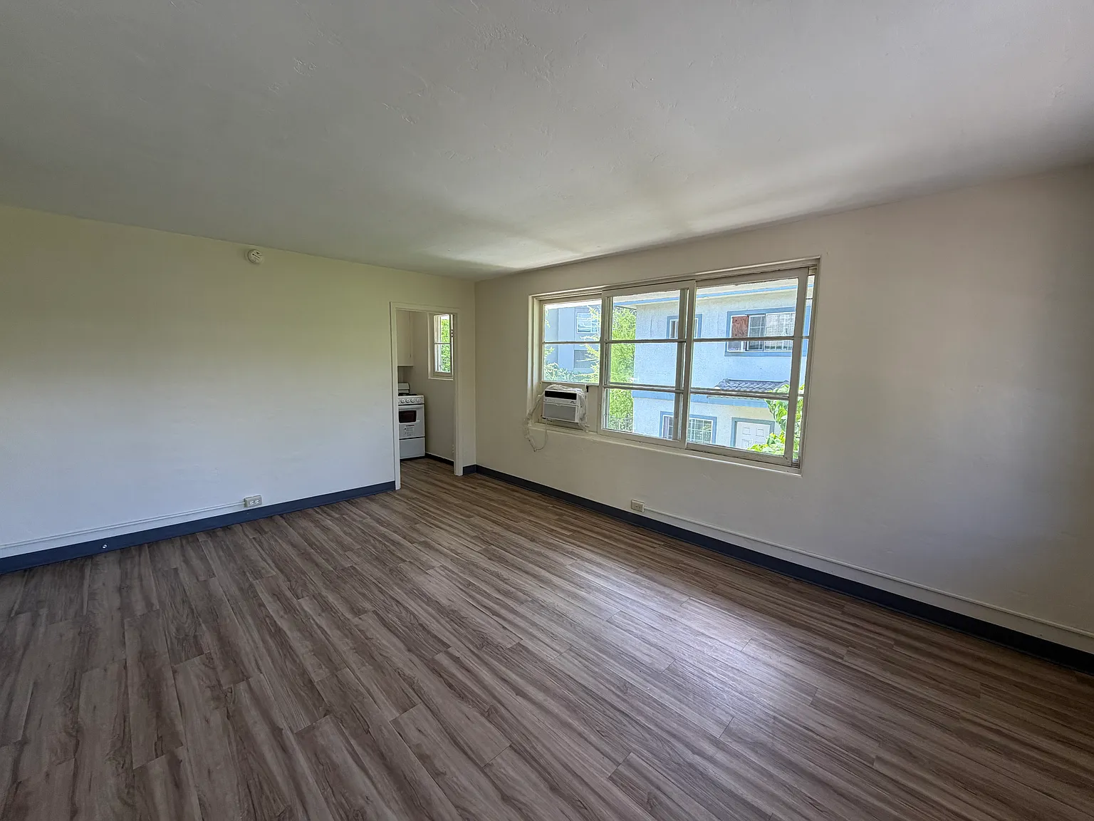 Studio, $1,200 — Photo 2