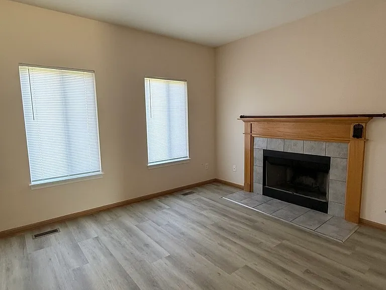 757 Bayles Dr — Photo 8