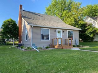 148 1st St SW, Spring Grove, MN 55974