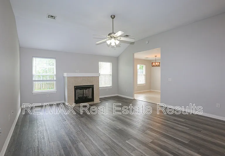 3711 SW Hansom Loop — Photo 3