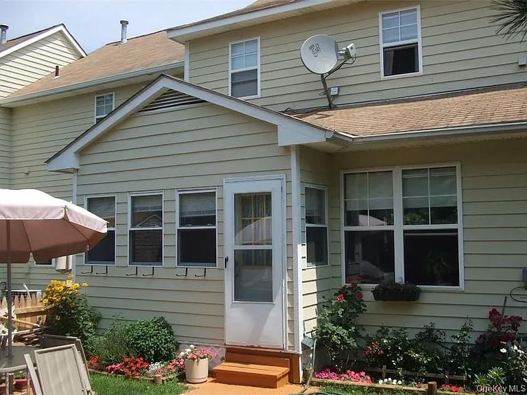 6 Taconic St — Photo 18