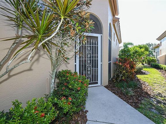 3rd image of 4060 Jardin Ln