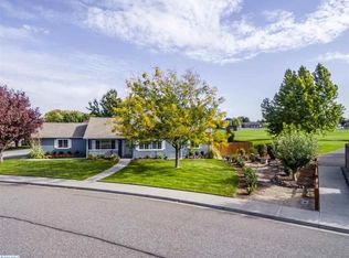 8631 W Klamath Ave, Kennewick, WA 99336