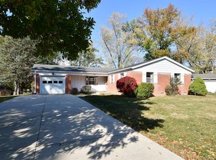 921 Chapel Hill East Dr, Indianapolis, IN 46214