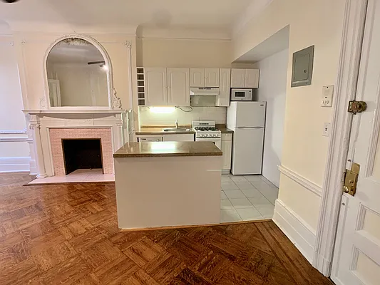 Rented by Building Equity Real Estate LLC | media 14