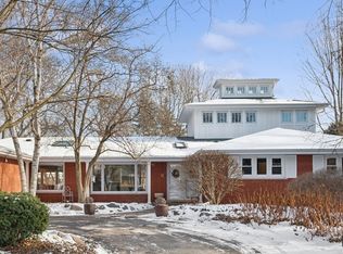 718 Chilton Ln, Wilmette, IL