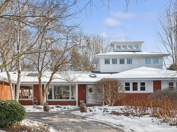 718 Chilton Ln, Wilmette, IL 60091