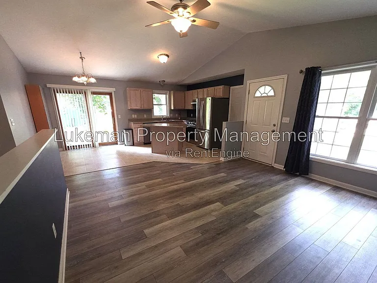 5635 Monticello Ave — Photo 3