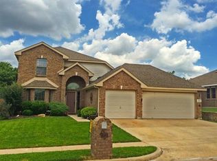600 Bent Oak Dr, Fort Worth, TX 76131