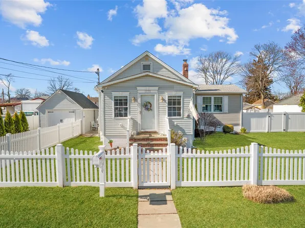 1570 1st Street, West Babylon, NY 11704
