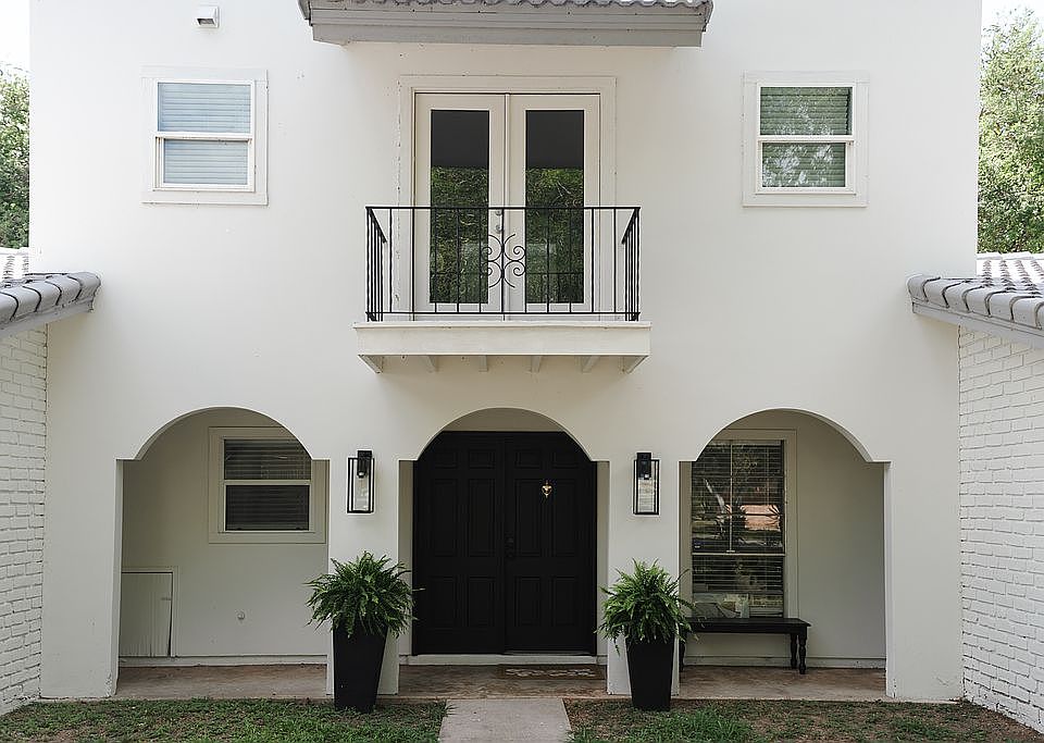 1st image of 308 Balboa Rd