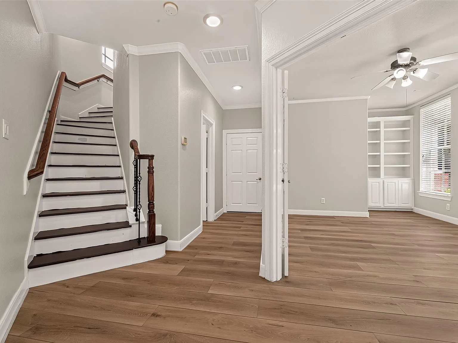 3 bed, 3.5 bath, 2591 sqft, $3,800 — Photo 3
