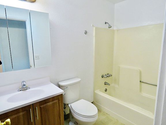 5th image of 485A Forest Ave #A