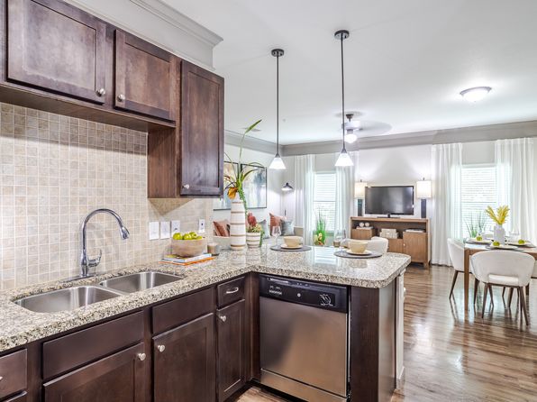 12501 Broadway St #28106