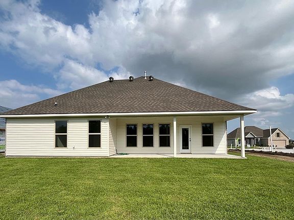 5th image of 172 Pond Dr