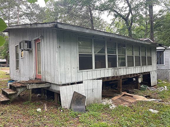 4th image of 221 Governor Wood Dr