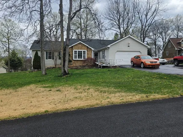 51 Garnet Dr, Bunker Hill, WV 25413