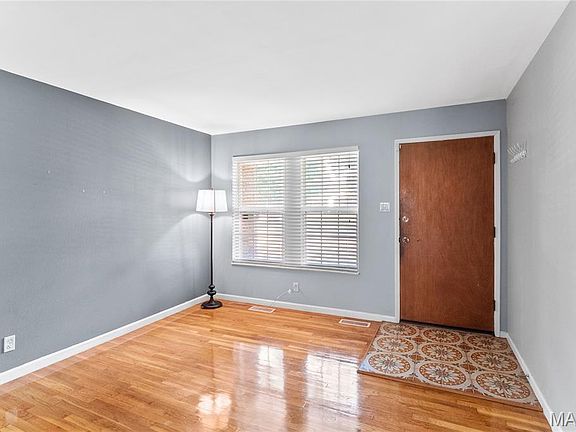 5th image of 430 Coachway Ln