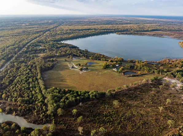 1667 County Road 1100, Bogata, TX 75417