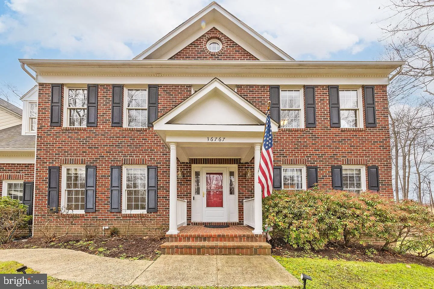 5 bed, 2.5 bath, 2778 sqft, $4,000 — Photo 1