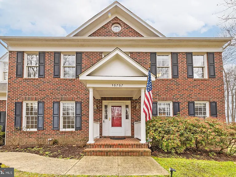 36767 Pelham Ct — Photo 1
