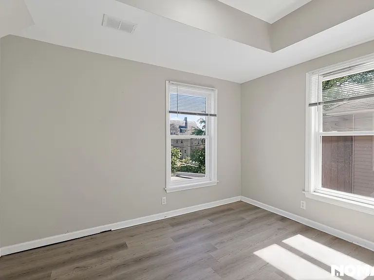 558 Marston St — Photo 17