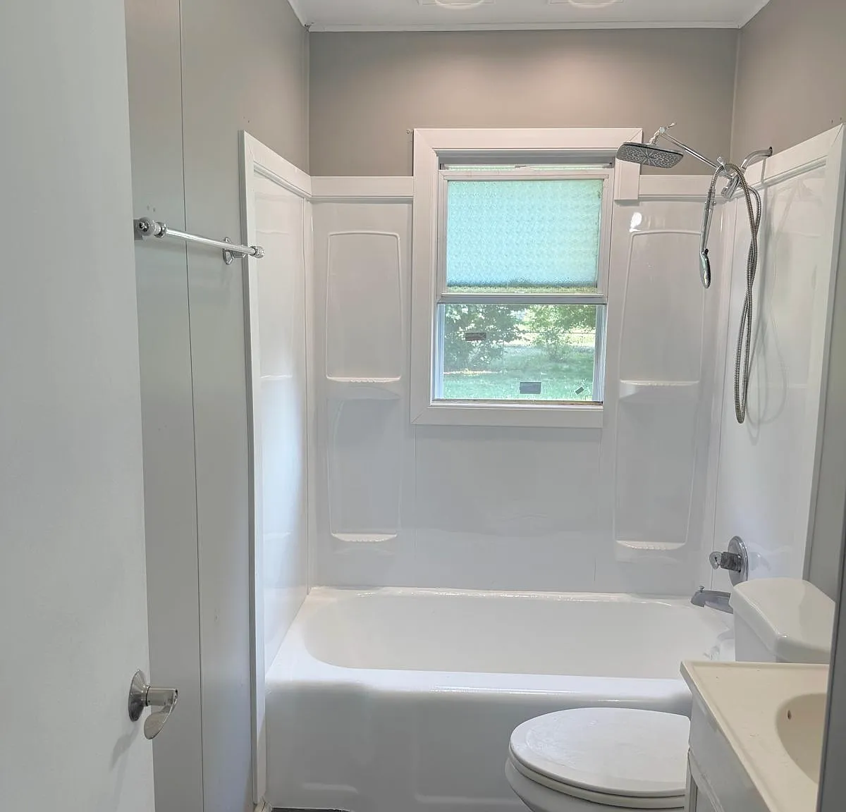 3153 W Mott Ave — Photo 4