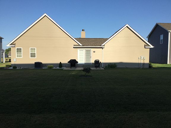 3rd image of 1710 N Tyrel Ave E