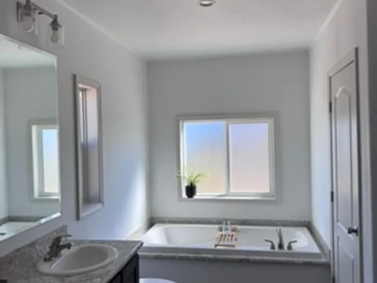 43 Larkspur Ln — Photo 1