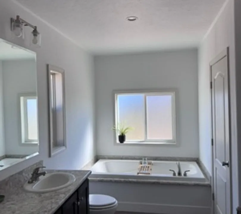 41 Larkspur Ln