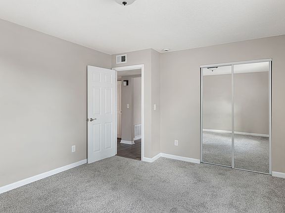 4th image of 959 W 42nd St APT 102