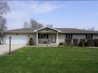 220 High St, Weldon, IL 61882