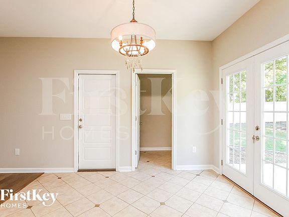 5th image of 213 W Hoke St