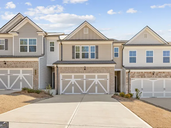 5647 Chickory Dr, Flowery Branch, GA 30542